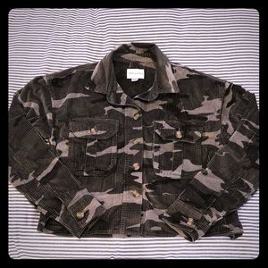 Cropped camo shirt jacket